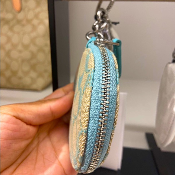 Coach Circular Coin Pouch In Signature Jacquard # CU302 - Picture 4 of 6